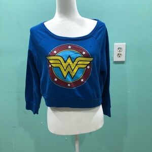 Wonder Woman cropped pullover sweater